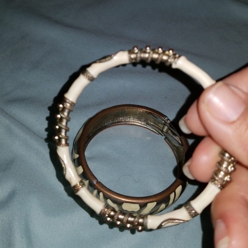 Bangle bracelets - Picture 5 of 6